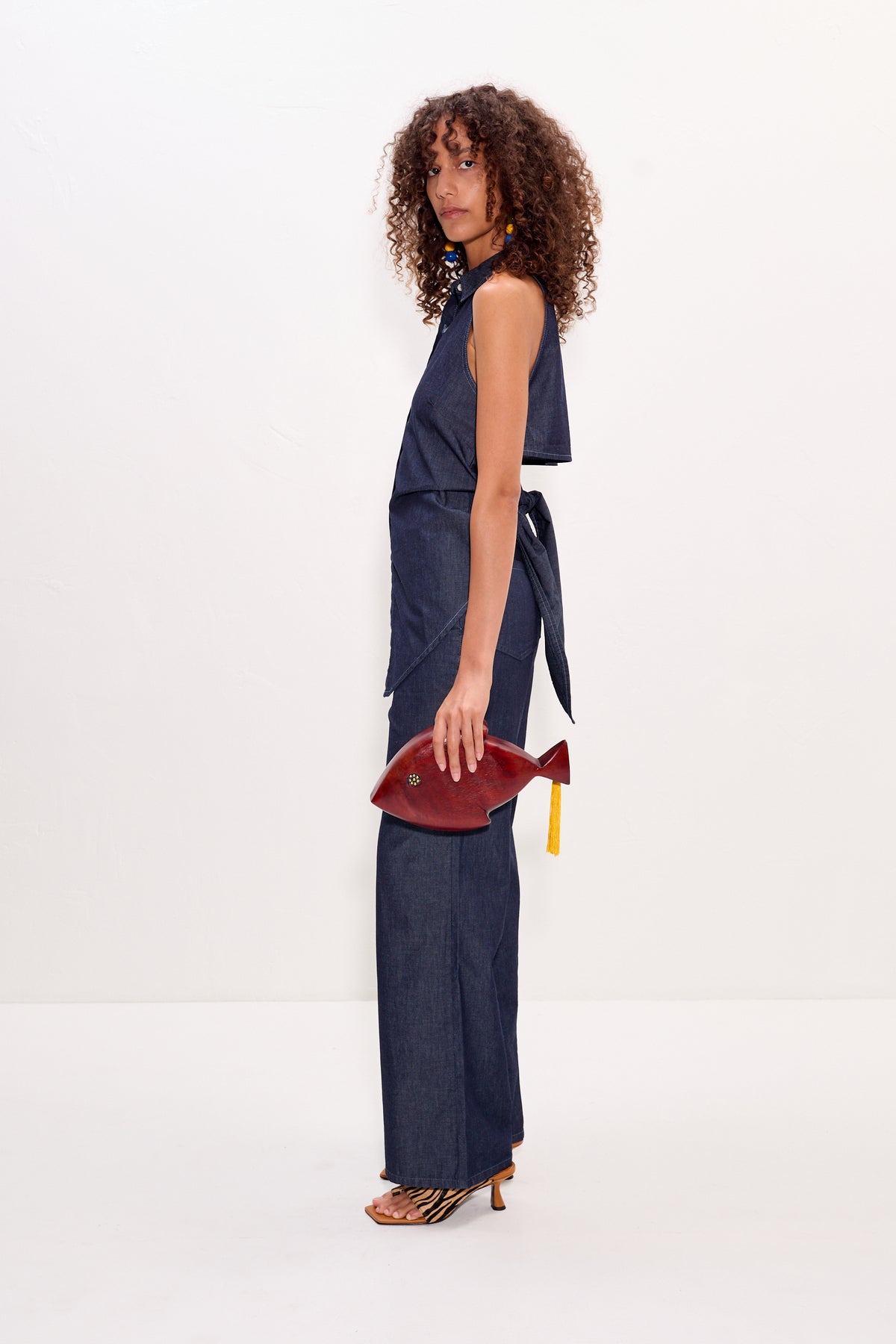 Loch Sleeveless Chambray Button Up | Simon Miller Indigo